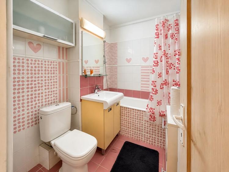 Apartament cu 3 camere decomandat, mobilat în Ultracentral