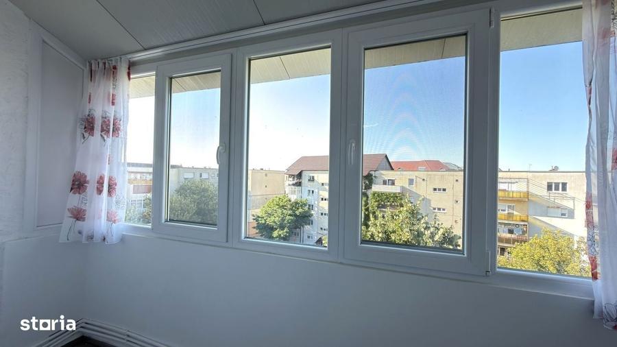 Apartament cu 3 camere semidecomandat în Central