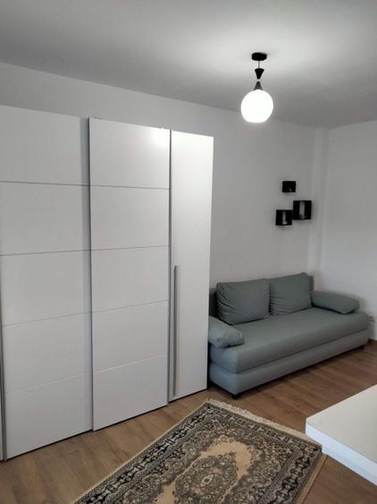 Garsonieră decomandată în Central