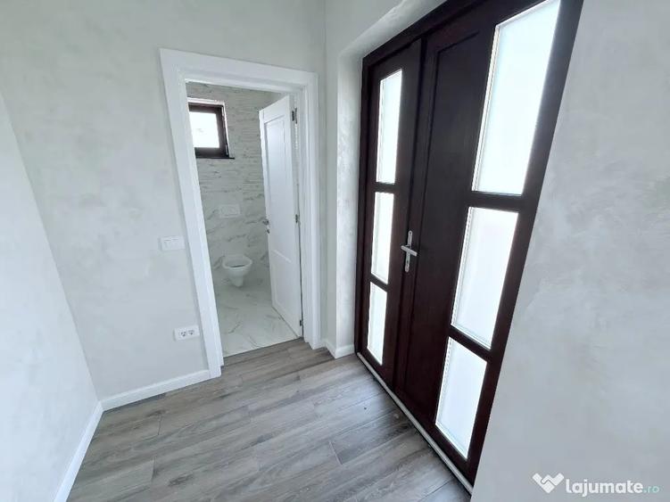 Casă cu 3 camere cu Teren 300 Mp în Central