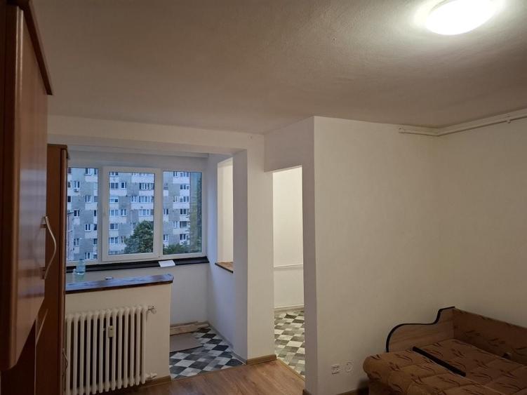 Inchiriez garsoniera zona Astra Brasov str. Soarelui nr 3 - 6