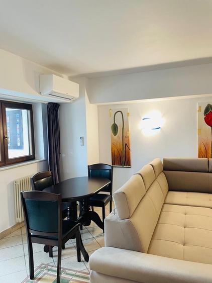 Apartament cu 3 camere decomandat în Decebal