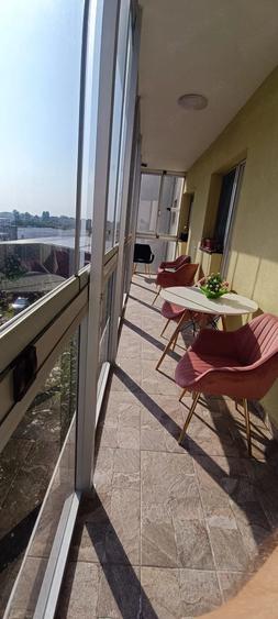 Apartament cu 3 camere decomandat în Berceni