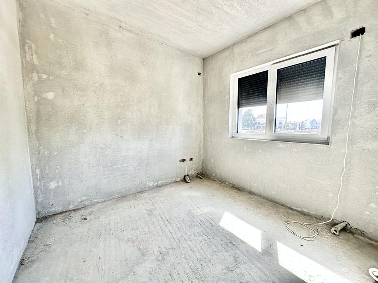Duplex cu 5 camere cu Canalizare în Moșnița Veche