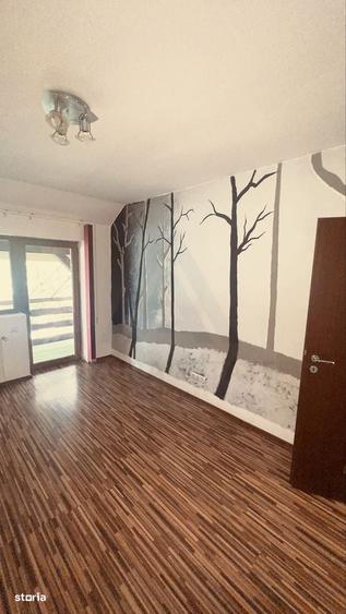 Casă cu 4 camere în Șelimbăr