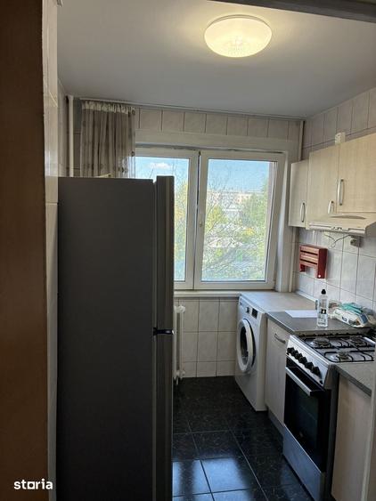 Apartament cu 2 camere decomandat în Titan