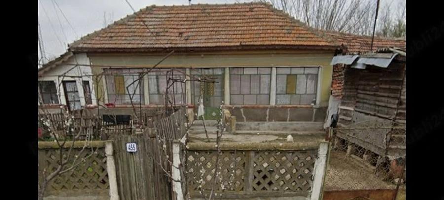Casă cu 4 camere cu Teren 1500 Mp în Central
