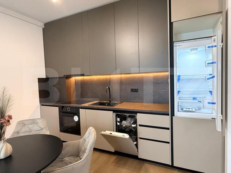 Apartament cu 2 camere semidecomandat, mobilat în Florești