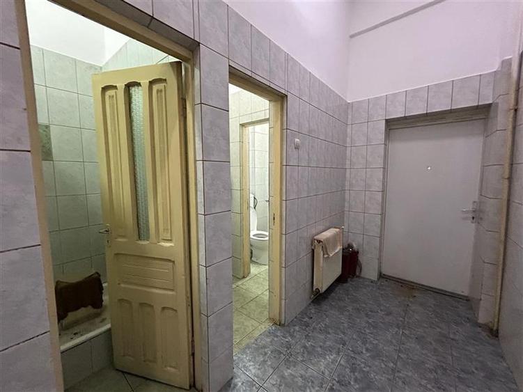 Spațiu comercial, de 230 mp, în Republicii