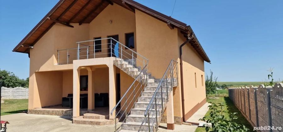Casă cu Teren 3900 Mp în Ruginoasa