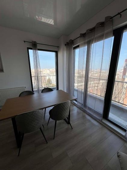 Apartament cu 2 camere decomandat, mobilat în Far