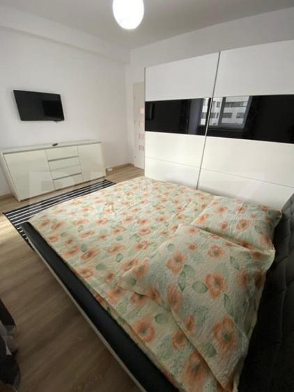Apartament cu 3 camere semidecomandat în Florești