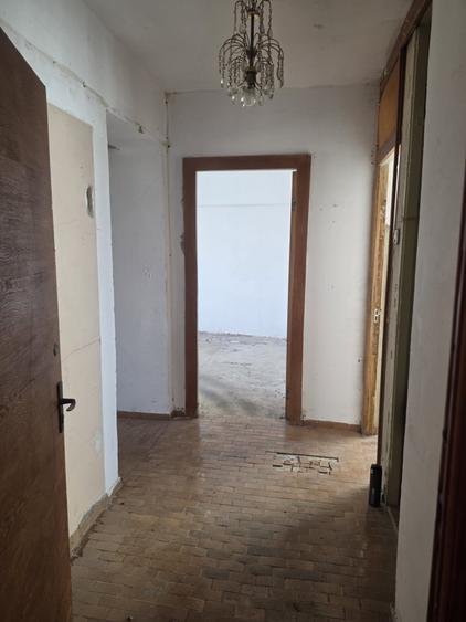 Apartament cu 2 camere decomandat în Moșilor