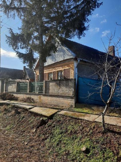 Casă cu 5 camere în Făncica