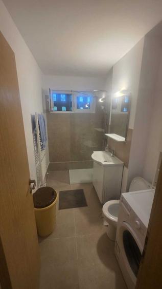 Apartament cu 3 camere decomandat în Spitalul Județean