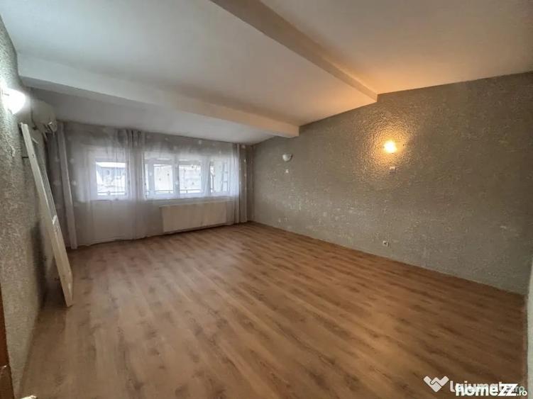 Casă cu 5 camere cu Teren 300 Mp în Calea Călărașilor