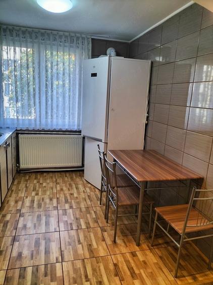 Apartament cu 2 camere decomandat în Precista