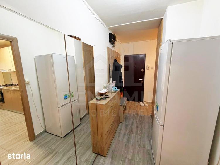 Apartament cu 3 camere decomandat în Florilor