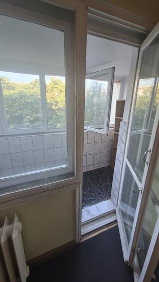 Apartament cu 3 camere semidecomandat în Iancului
