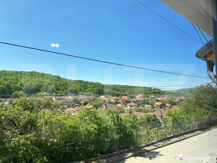 Casă cu 5 camere cu Teren 275 Mp în Central