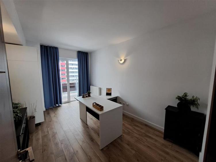 Apartament cu 5 camere decomandat, mobilat în Bună Ziua