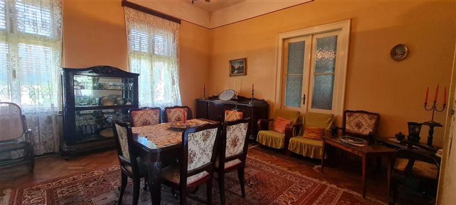 Casă individuală cu 4 camere cu Canalizare în Central