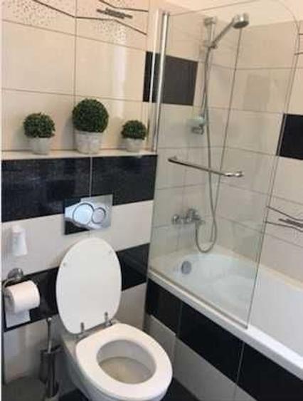 Apartament cu 3 camere semidecomandat în Exterior Vest