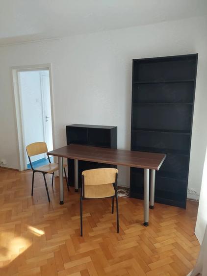 Apartament cu 2 camere semidecomandat, mobilat în Tipografilor
