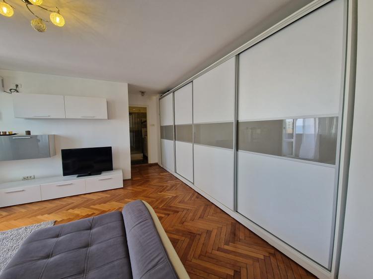 Apartament cu 3 camere decomandat în Circumvalațiunii