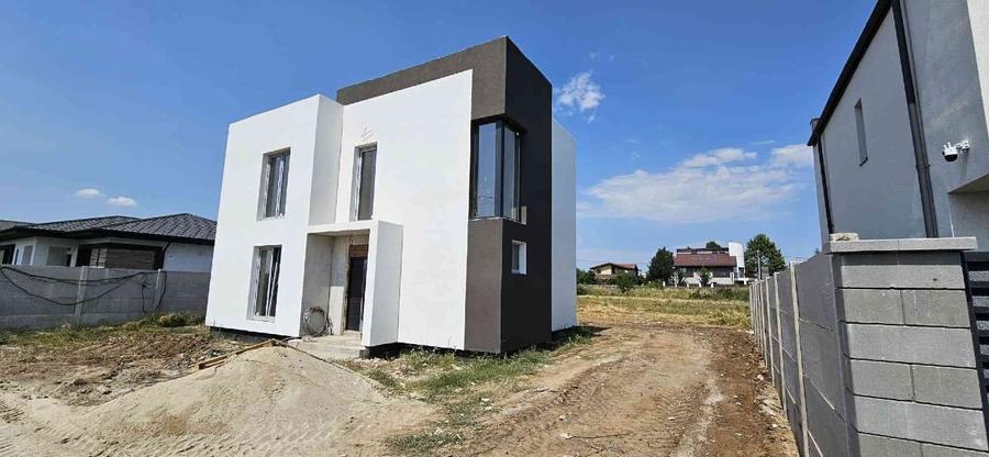 Casă individuală cu 4 camere cu Garaj în Vidra