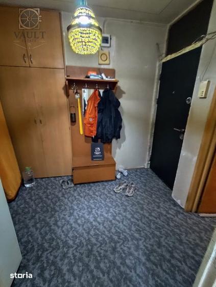 Apartament cu 3 camere decomandat în Rahova