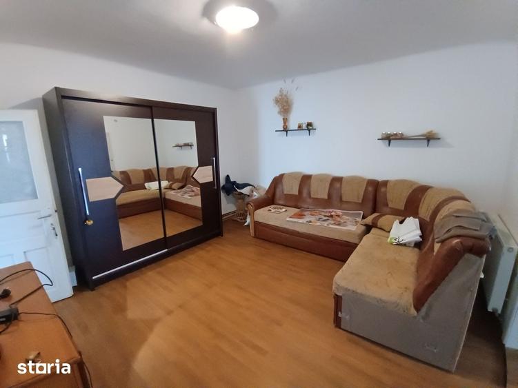 Casă cu 2 camere cu Teren 580 Mp în Central