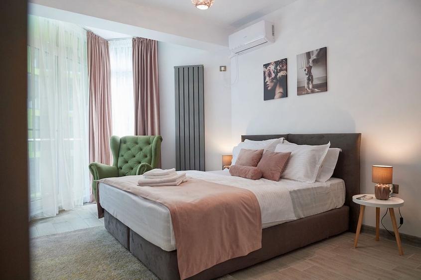Apartament cu 3 camere decomandat în Mamaia-Sat