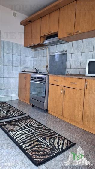 Casă cu 9 camere cu Teren 1412 Mp în Palazu Mare