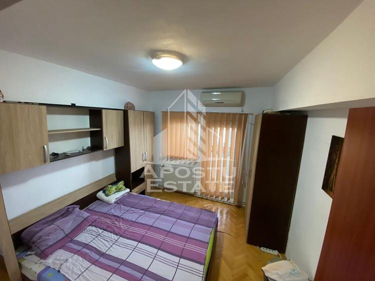 Apartament cu 4 camere decomandat, mobilat în Șagului