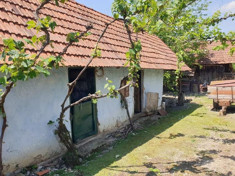 Casă cu 3 camere cu Teren 2254 Mp în Fădimac