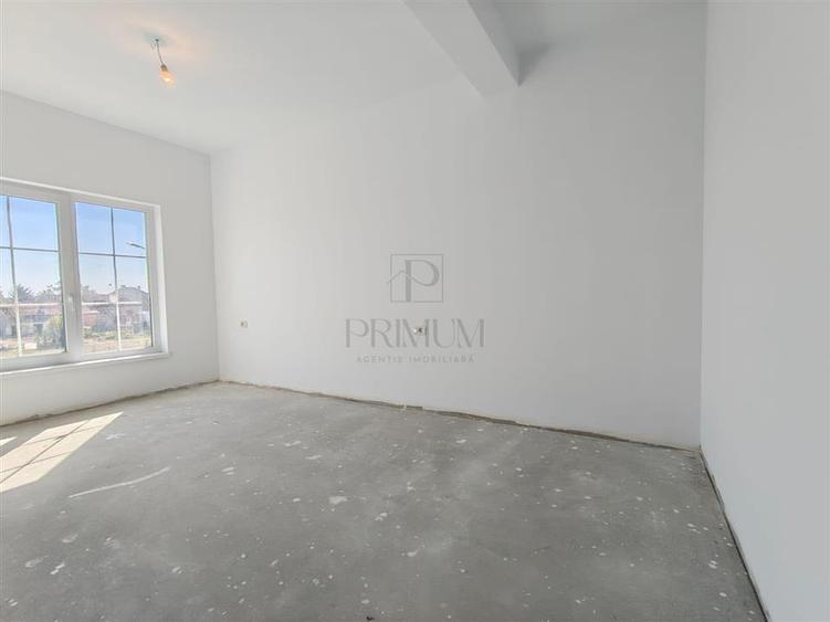 Duplex cu 5 camere cu Canalizare în Moșnița Veche