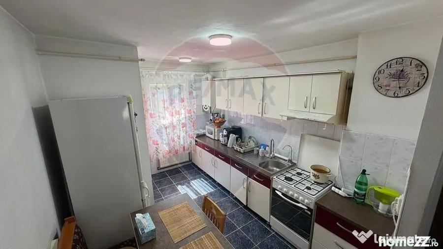 Apartament cu 3 camere decomandat în Central