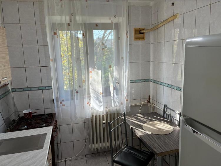Apartament cu 2 camere semidecomandat, mobilat în Drumul Taberei