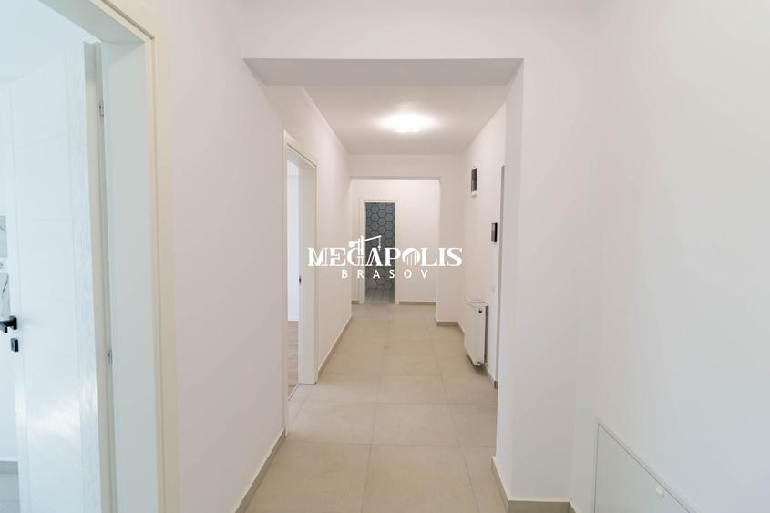 Apartament cu 3 camere decomandat în Tractorul