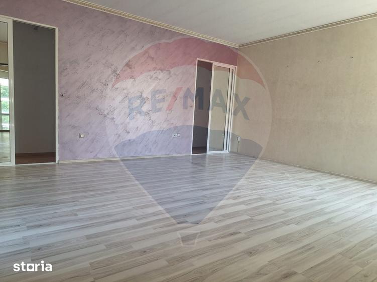 Casa / Vila cu 11 camere de vanzare Bulevardul Gheorghe Chi?u, Craiov - 1