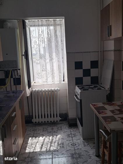Apartament cu 3 camere decomandat în Independenței