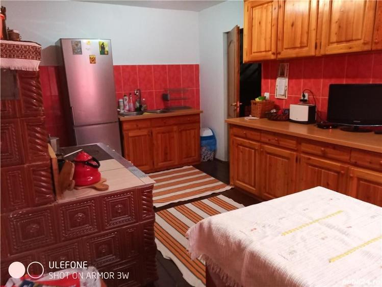 Casă cu 6 camere cu Teren 970 Mp în Pojorâta