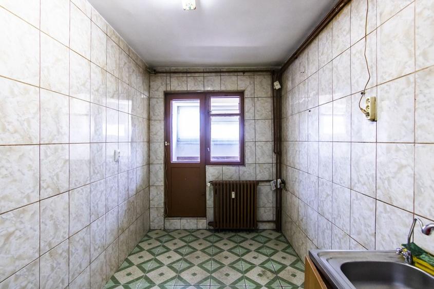 Apartament cu 3 camere decomandat în Dristor