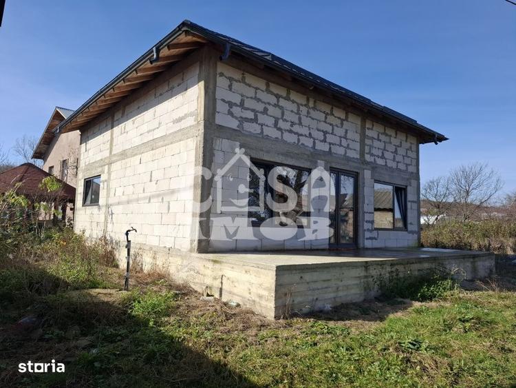 Casă cu 2 camere în Tătărani