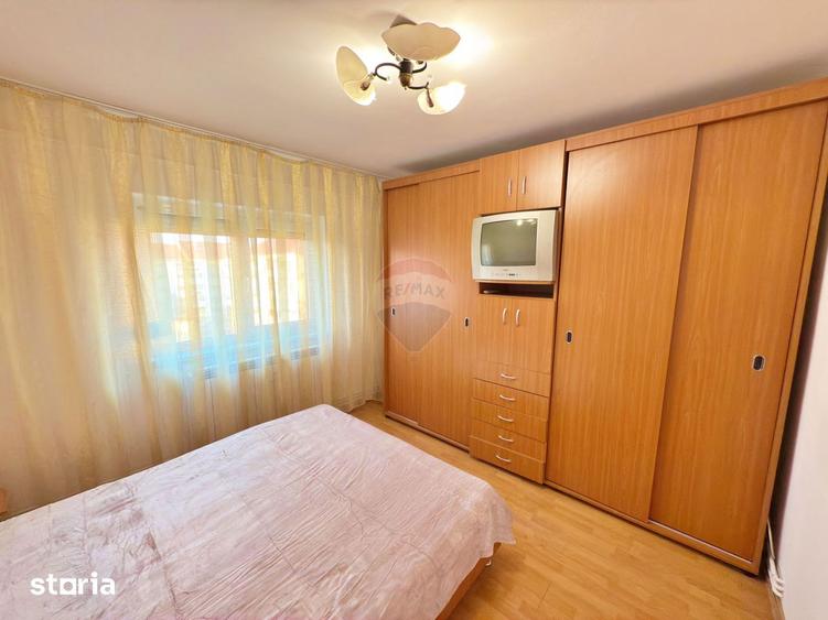 Apartament cu 3 camere decomandat, mobilat în Drăgășani