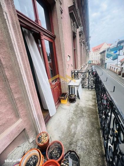 Apartament (pretabil pentru Birou ,Cabinet etc.) de vanzare in centru.