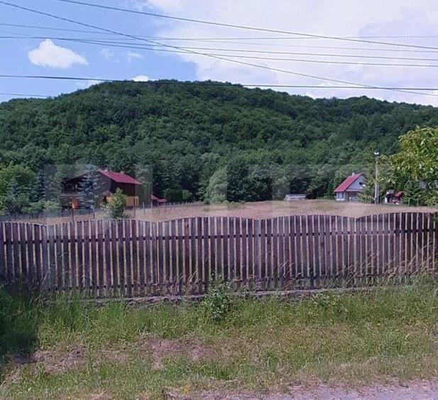 Teren Construcții intravilan de 3331 mp, în Eremitu