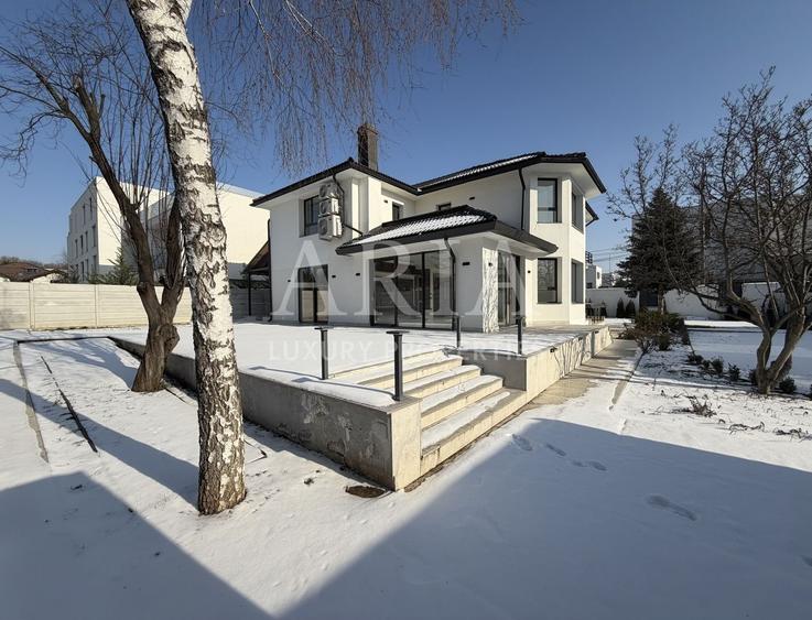 Casă individuală cu 7 camere cu Piscina în Pipera