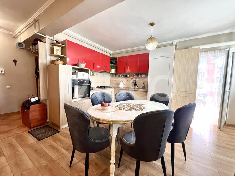 Apartament cu 4 camere semidecomandat, mobilat în Gheorgheni